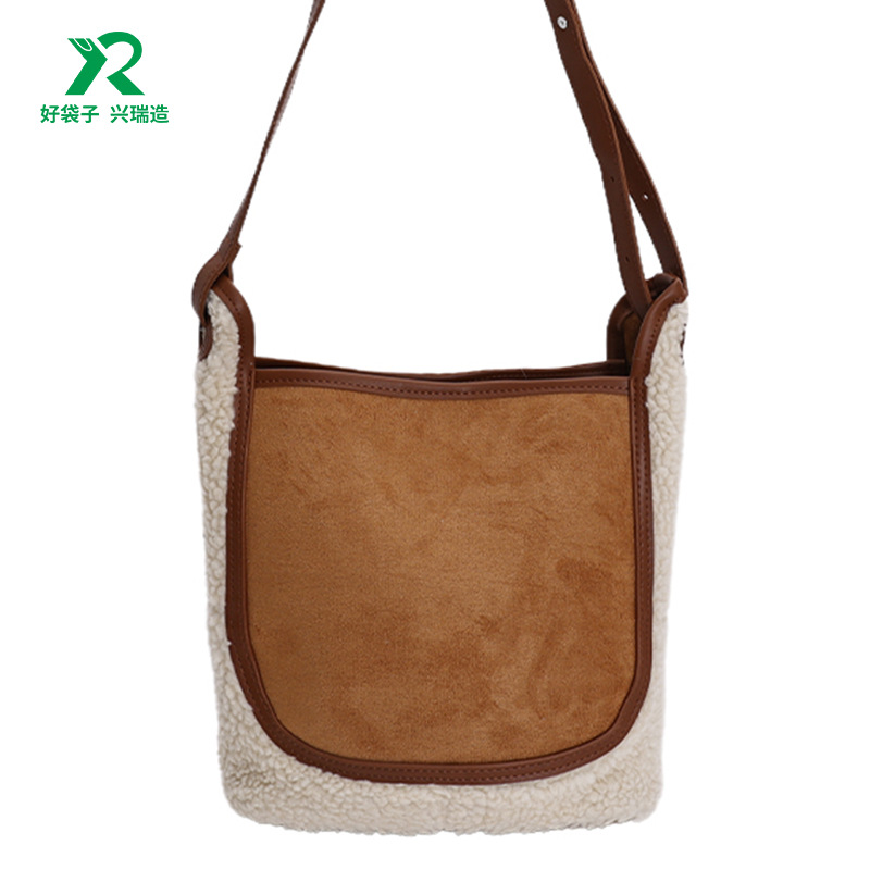 工厂定制韩系百搭纯色卡其麂皮拼接羊羔绒秋冬毛绒可斜挎女包小包