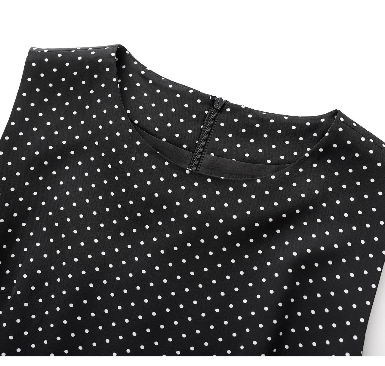 Váy ngắn satin chấm bi tay lỡ cổ vest thắt eo phong cách độc đáo — Điểm sóng Đen chi tiết 18