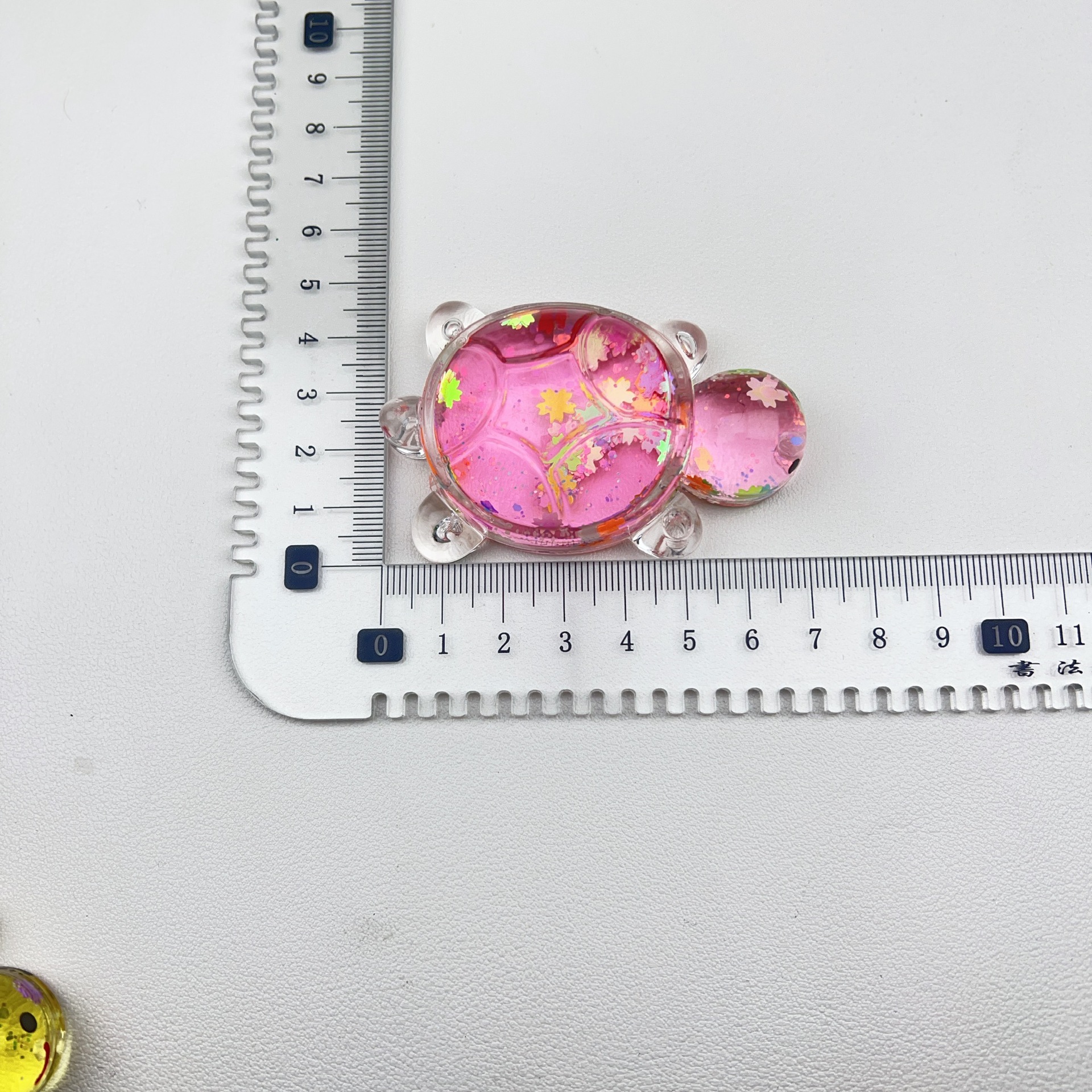 Chatter en vivo explosión de joyería DIY arena flotante en aceite explosión tortuga llavero bolso de teléfono móvil colgante decoración de escritorio