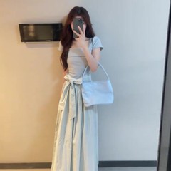 法式温柔风方领短袖连衣裙女2025夏季新款收腰系带长裙巨好看裙子