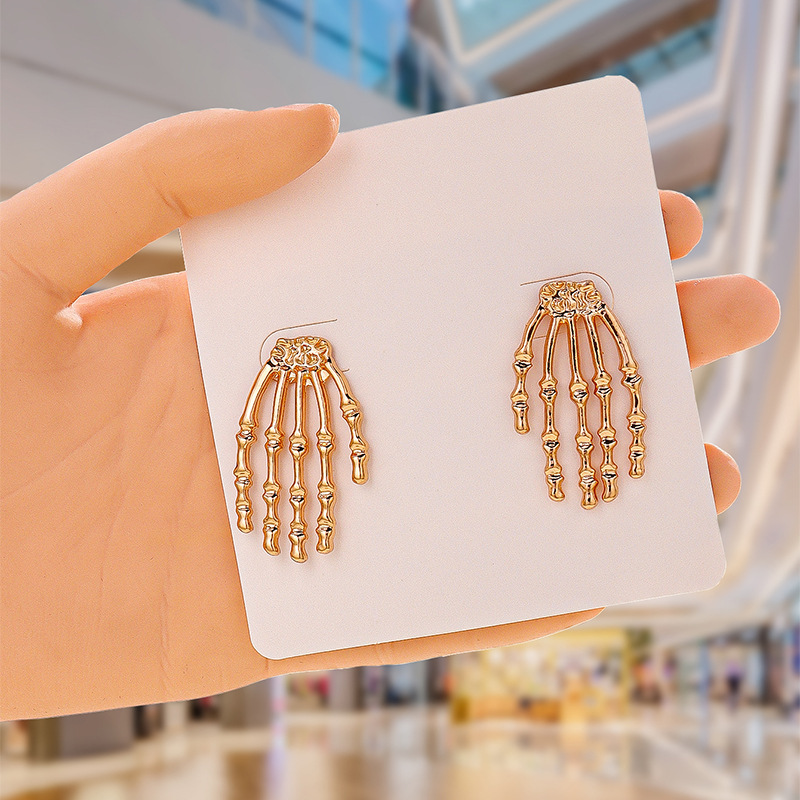 European and American Cross-Border Halloween Fashion Niche Punk Style Skull Ghost Hand Fun Funny Alloy Women's Earrings Decoration European and American Cross-Border Halloween Fashion Niche Punk Style Skull Ghost Hand Fun Funny Alloy Women's Earrings Decoration