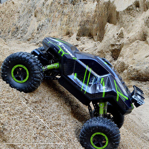 Remote Spray Off-Road Car 2.4G 4WD Climbing Racing Car with Lights Charging Toy Remote Control Car