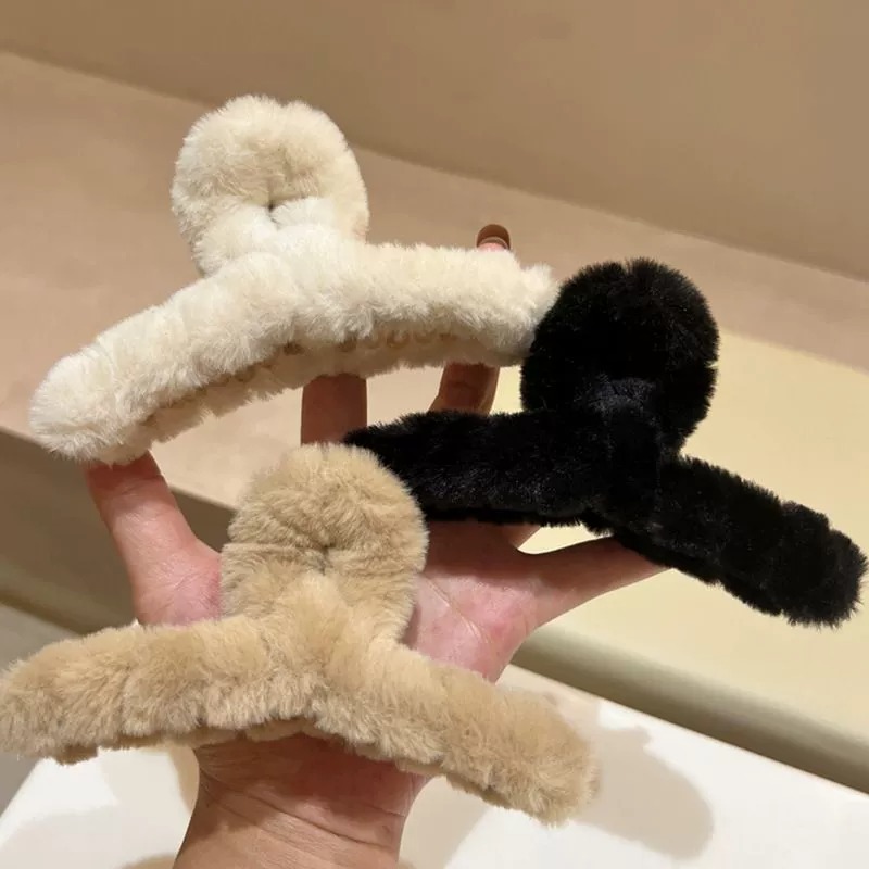 Plush cute elegant crab pin