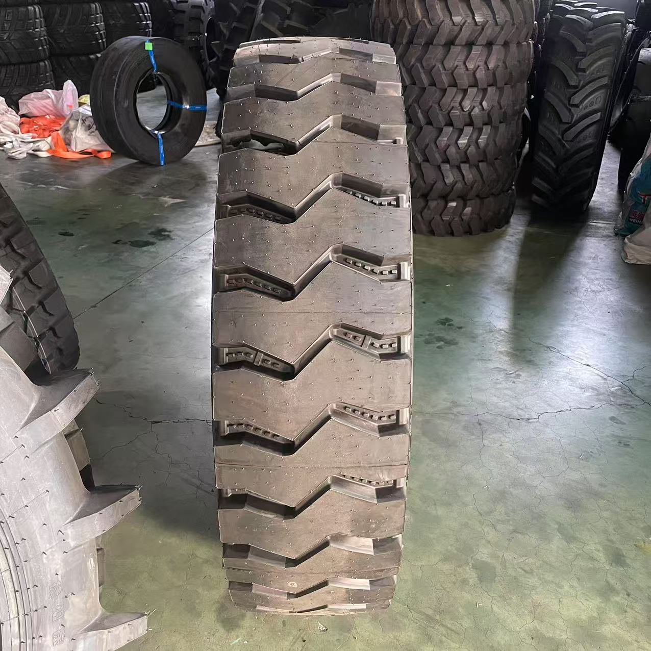 玲珑14.00R25连体块花矿花自卸车含内胎垫带工程轮胎