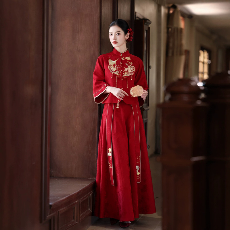 Wu Mei'er's New Chinese Style Red Toast Dress 2026 New Bridal Engagement Gown Wedding Dress Wu Mei'er's New Chinese Style Red Toast Dress 2026 New Bridal Engagement Gown Wedding Dress