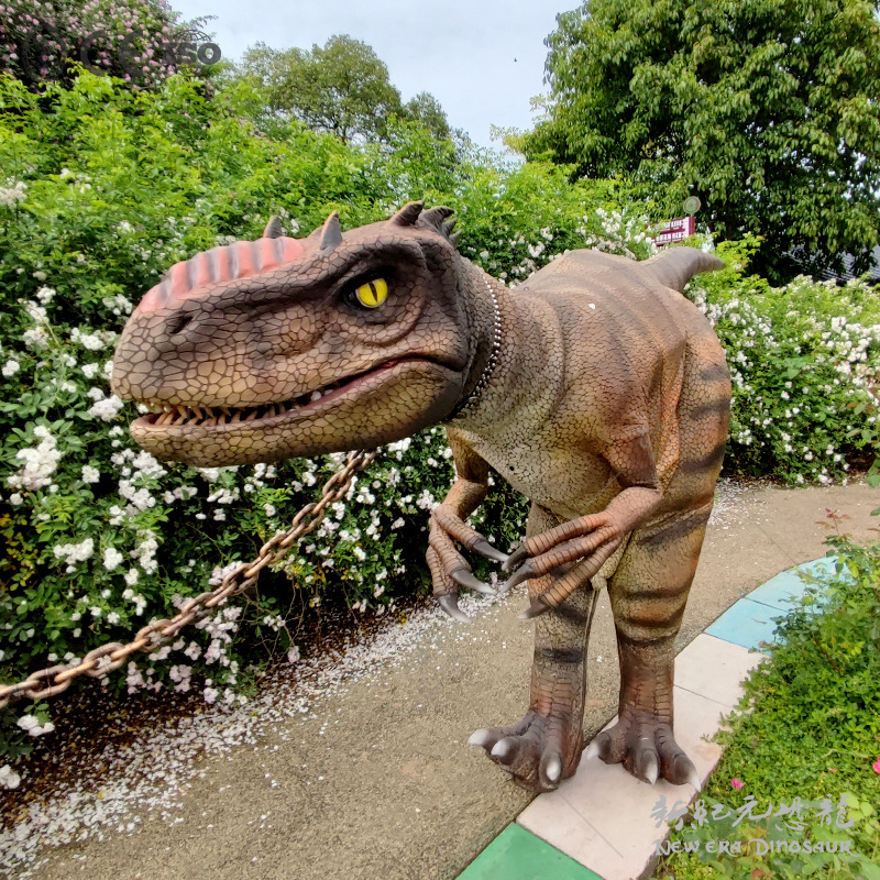 Capa de dinosaurio simulada a gran escala, ropa de dinosaurio vestible para personas reales, exhibición de rendimiento interactivo de calentamiento