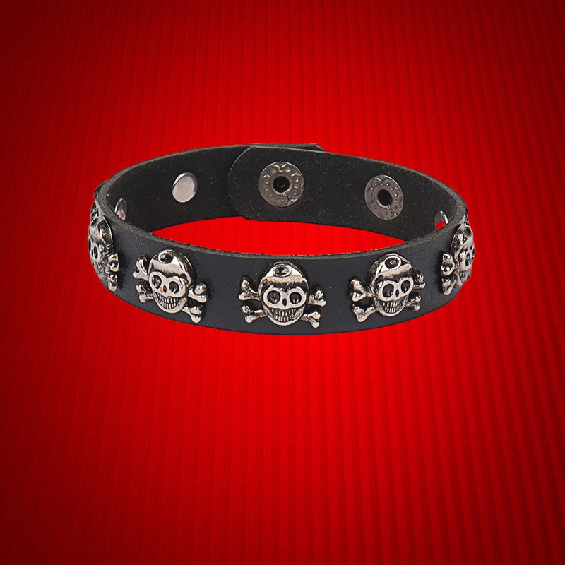 European and American new punk style Gothic dark skull rivet leather bracelet PU leather bracelet bracelet European and American new punk style Gothic dark skull rivet leather bracelet PU leather bracelet bracelet