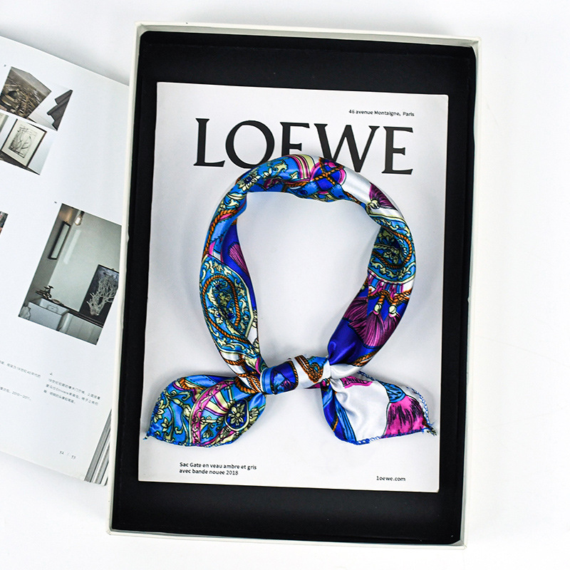 Alta sensación de primavera impresa pañuelo 50 color cuello de cor corta pañuelo cuadrado de color flor francesa retró pañuelo de seda damas