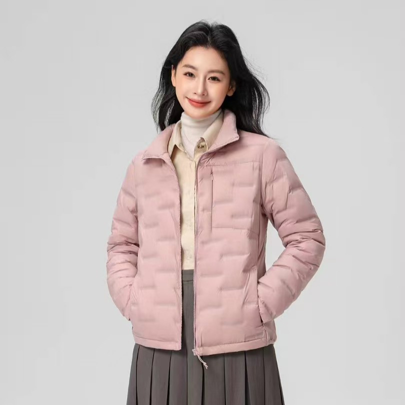 Chaqueta de plumón para mujeres otoño y invierno nuevo tipo 90 de lana ligera y delgada hermosa moda de cuello caliente delgada y gruesa chaqueta corta