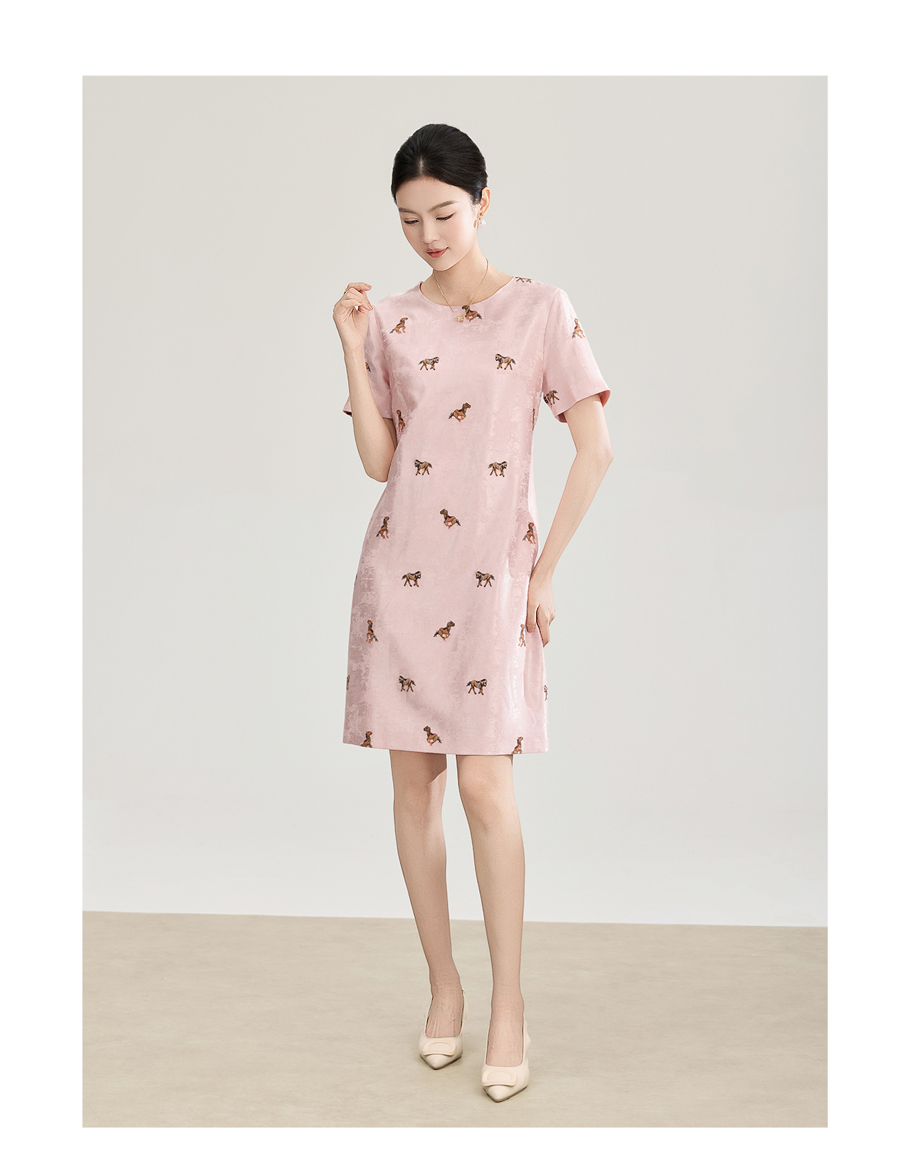 Đầm maxi nữ tay ngắn thêu hoa văn jacquard, chất liệu linen phối ren — màu hồng chi tiết 12