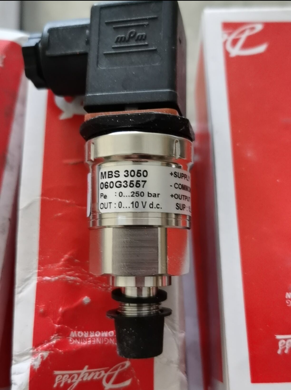 丹佛斯MBS3050 060G3557压力传感器250bar注塑机压力变送器0-10V
