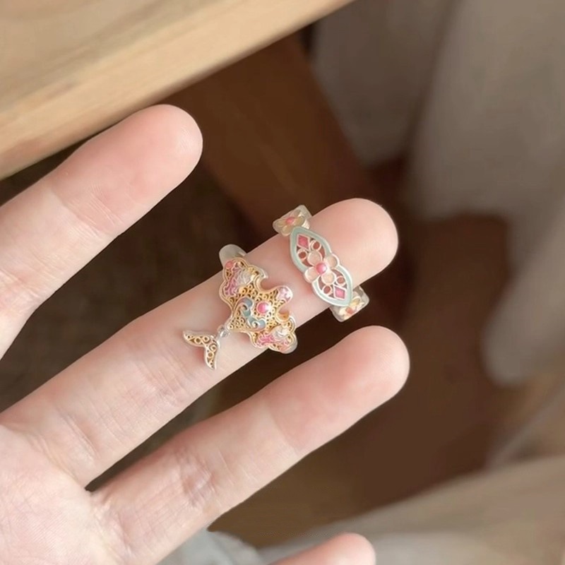 Chinese-Style Enamel Kite Ring for Women, Niche Design with a High-End Feel, New Chinese-Style Hollow Floral Index Finger Ring