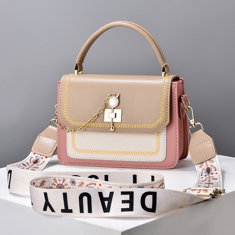 Women's Bag 2023 Spring/Summer New Handheld Crossbody Single Shoulder Bag Color Matching Style Lock Buckle Internet Popular Popular Girl Bag Versatile Women's Bag 2023 Spring/Summer New Handheld Crossbody Single Shoulder Bag Color Matching Style Lock Buckle Internet Popular Popular Girl Bag Versatile