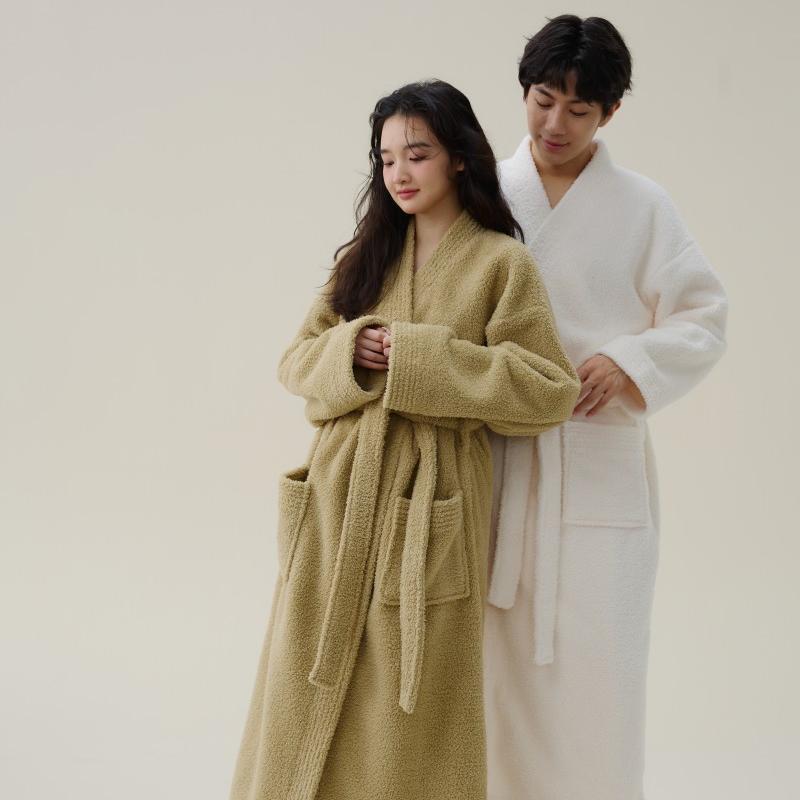 Cross-border custom autumn and winter new coral velvet padded beautiful velvet men's and women's nightgown extended bathrobe couples pajamas