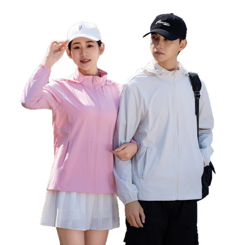 Ropa de protección solar de seda de hielo para parejas de mujeres ropa de protección solar hombre encapuchado abrigo transpirable UV UPF50 + ropa de piel al por mayor