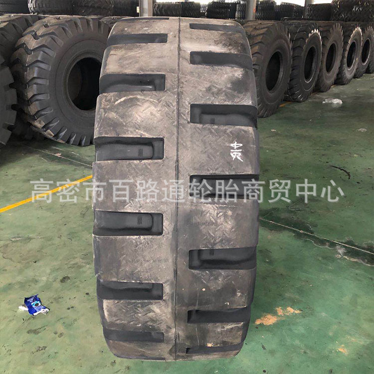 批发装载机铲车轮胎23.5-25加深花纹半实心轮胎40层加厚耐刺扎
