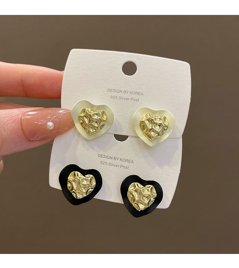 1 Pair Fashion Heart Shape Alloy Spray Paint Women's Ear Studs display picture 5