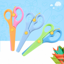 儿童安全剪刀外贸多款式 批发DIY幼儿园剪纸手工弹簧剪刀不刮手