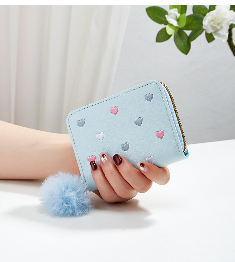All Seasons Season Women's Heart Shape Pu Leather Zipper Wallets