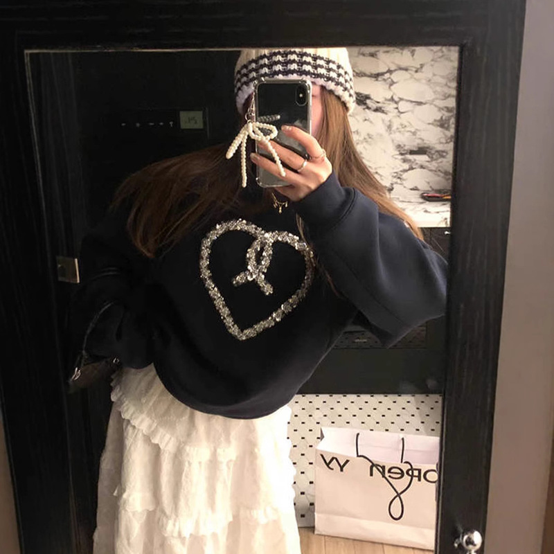 HEYGIRL black brother atmosphere bling love sweater hand-stitched sequins round neck sweater women's loose top HEYGIRL black brother atmosphere bling love sweater hand-stitched sequins round neck sweater women's loose top