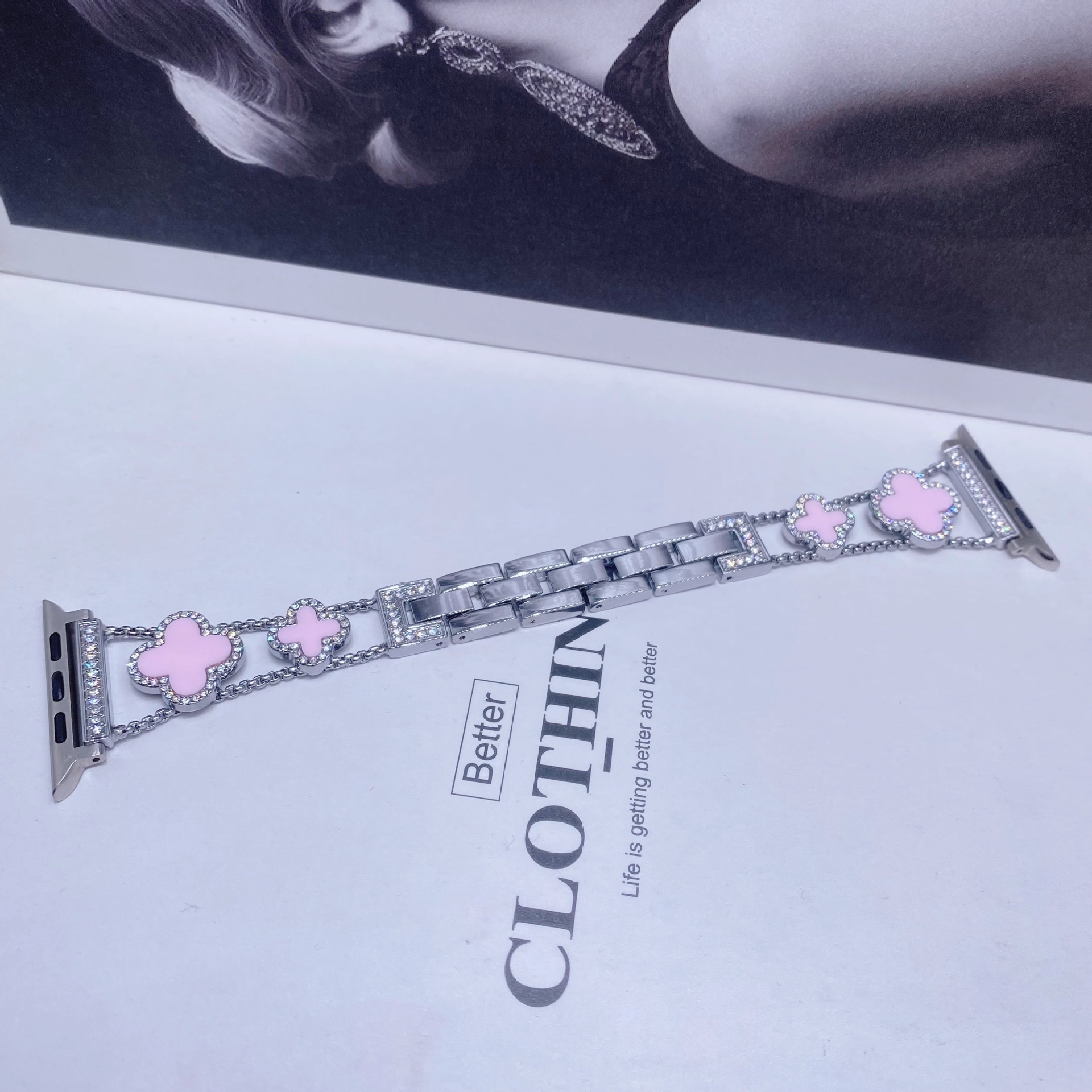 Apto para Apple Watch Apple Watch Correa de metal de trébol de cuatro hojas de diamantes de moda de SE1-10 generación