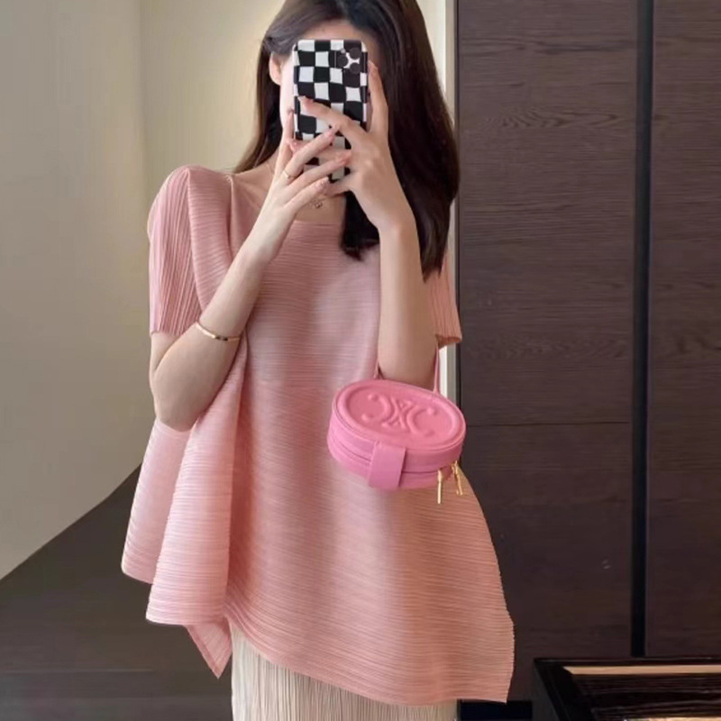 pink top