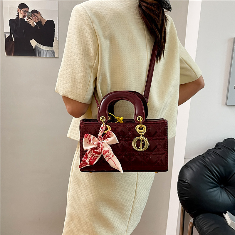 轻奢高级感小方包2025新款时尚潮流斜挎包质感百搭单肩包女包批发|undefined