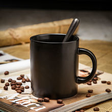 歐式黑色啞光大容量馬克杯子磨砂簡約咖啡杯帶勺蓋子陶瓷水杯