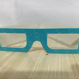 框架眼镜;3D眼镜;望远镜