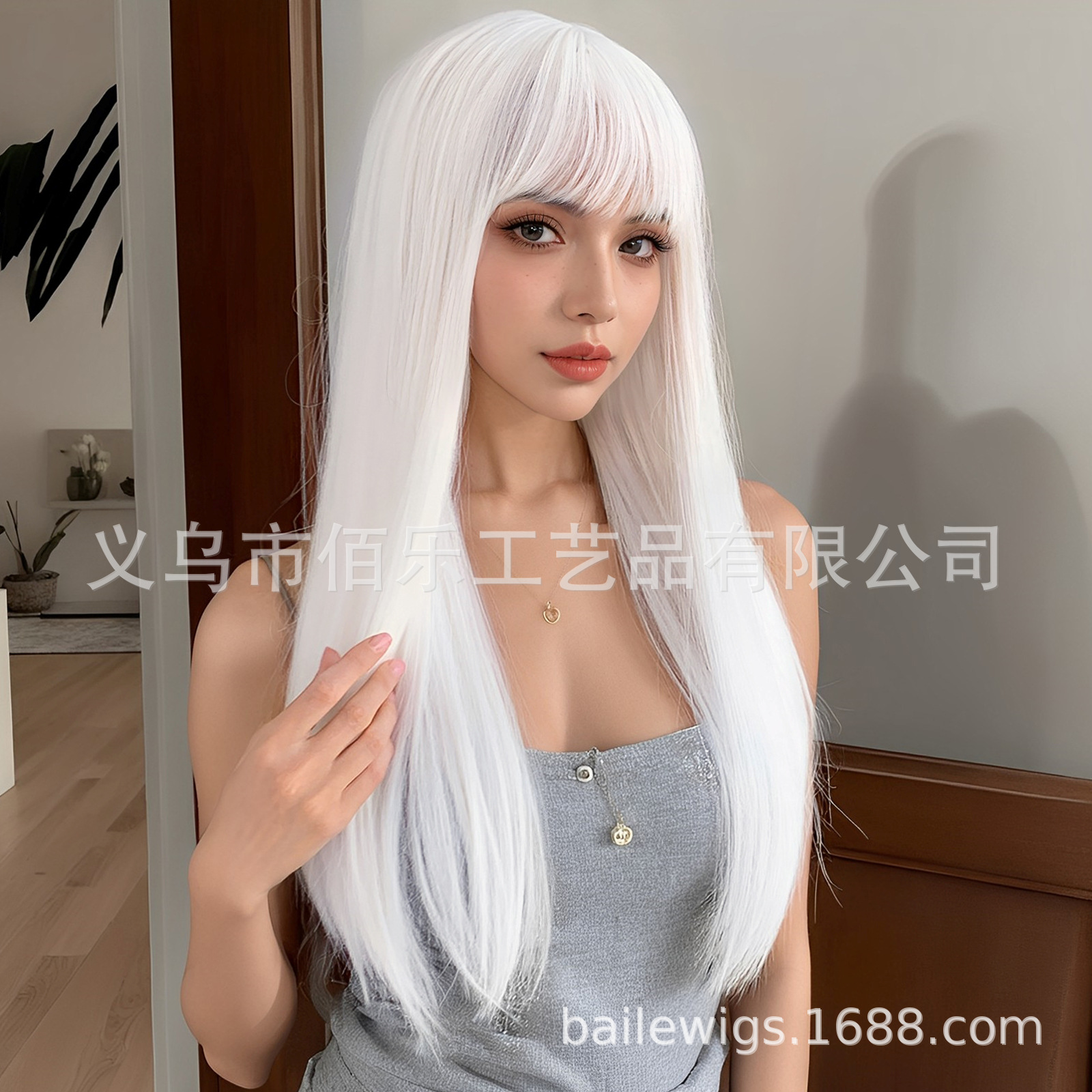 Estilo europeo y americano blanco recto Flequillo Pelo Largo fibra química peluca moda femenina encantadora seda de alta temperatura fábrica al por mayor Cospl