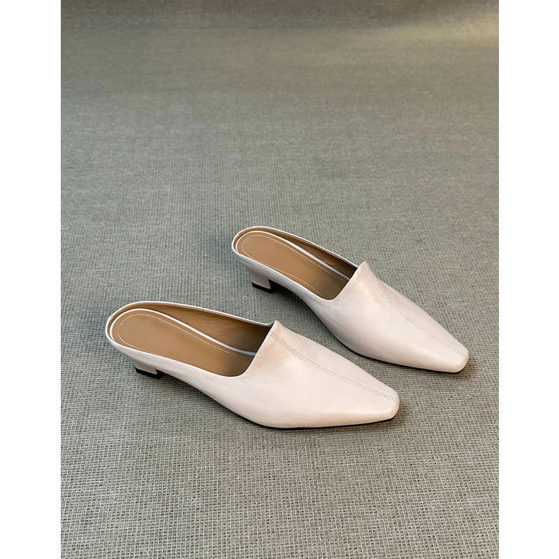 4CM new retro-style slip-on mules for women, perfect for commuting, featuring a simple design and low heel 4CM new retro-style slip-on mules for women, perfect for commuting, featuring a simple design and low heel