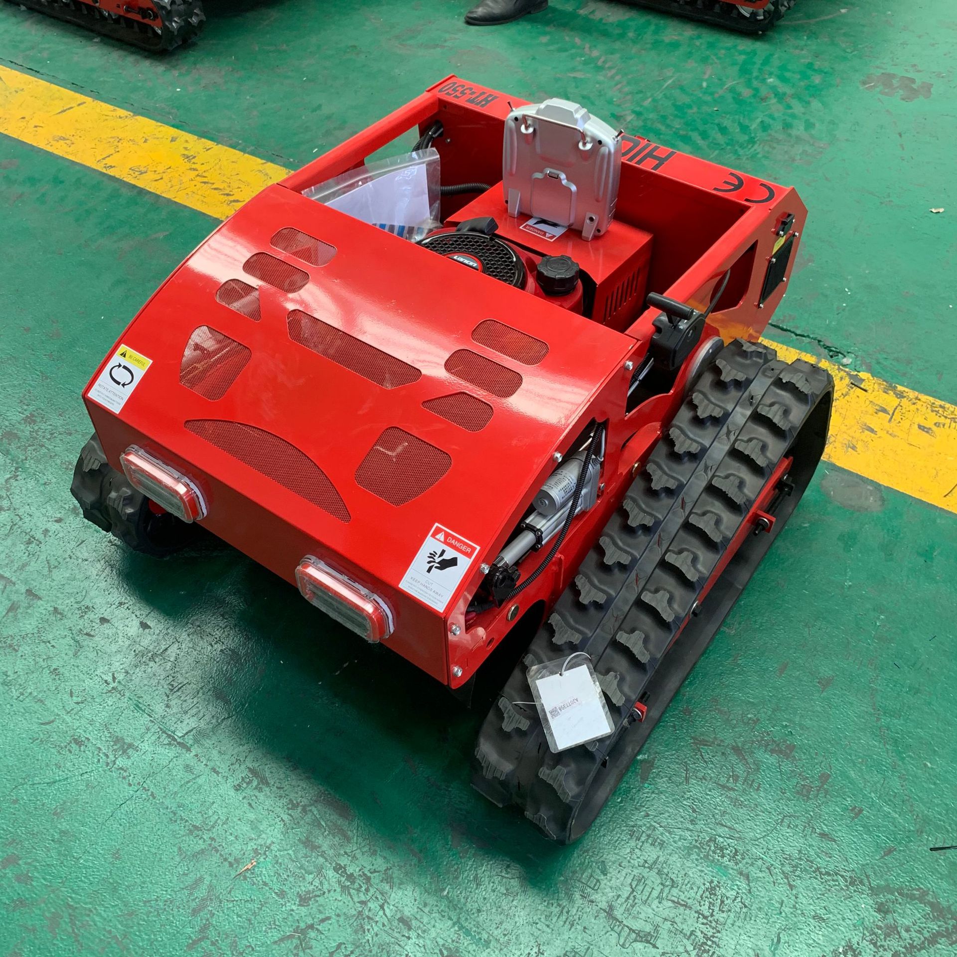 出口ce认证小型遥控割草机草坪修剪割草机全地形开荒遥控割草机器