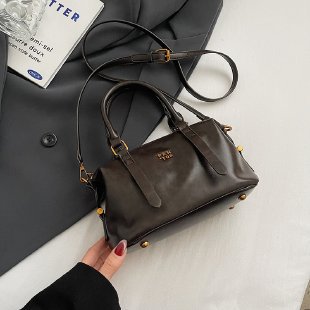 Bolso de almohada de moda de mano, bolso de hombro de alta calidad coreano, bolso de nicho de invierno de 2024 para mujeres simples