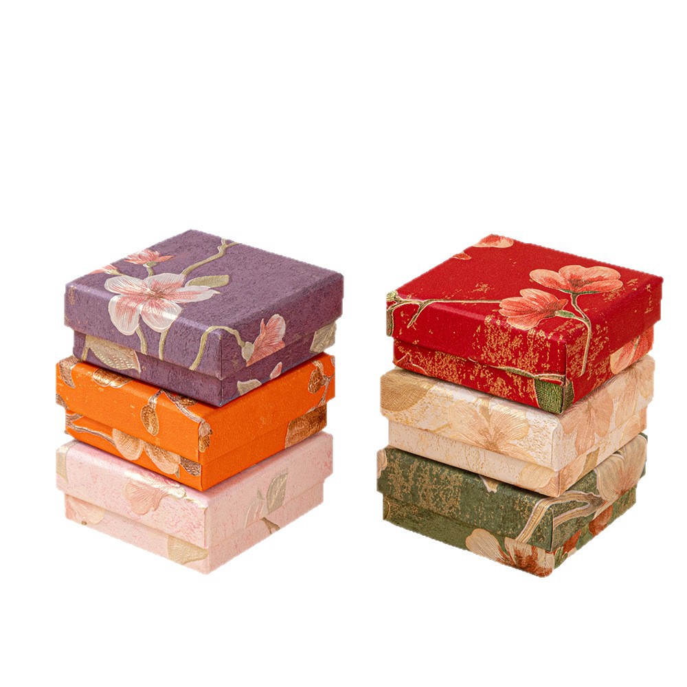 Nuevo estilo chino flor flor caja de joyería caja de embalaje de tamaño pequeño relieve caja de anillo caja de pulseras caja de joyería al por mayor