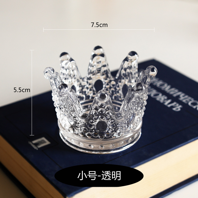 Ins式の軽い豪華なネックレスの指輪は皿のガラスのレリーフの燭台のクラウンの金の工芸の装飾の小さい置物を収納します。|undefined