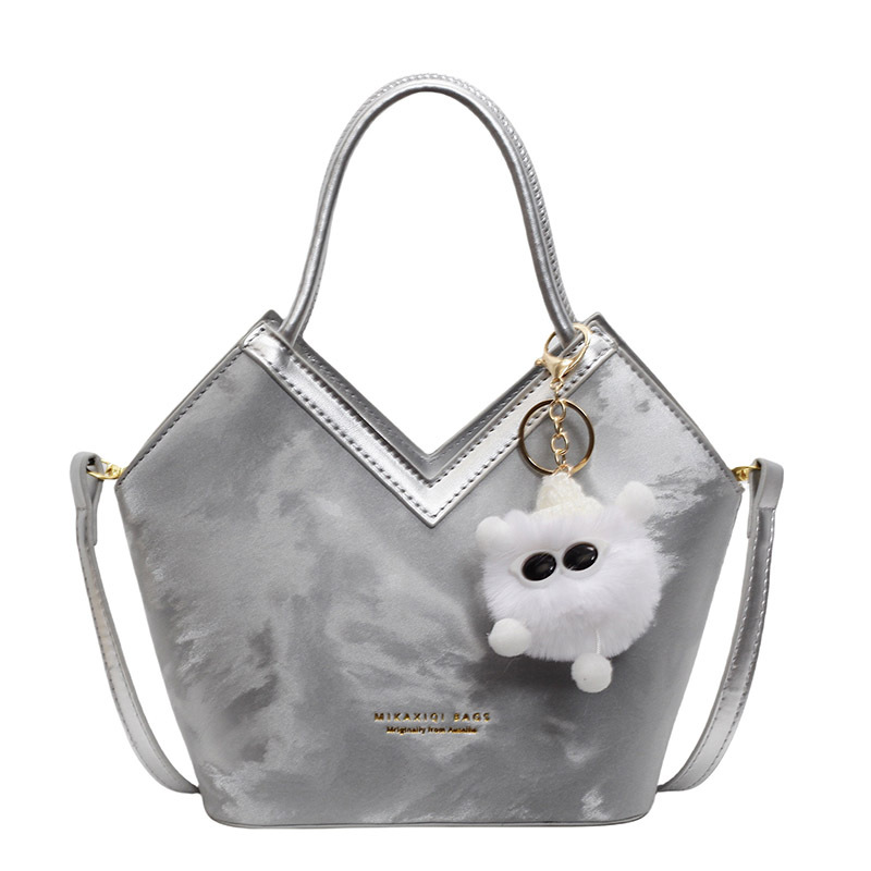 Bolsa de diseño de nicho para mujeres de gran capacidad 2025, nuevo bolso de cubo casual universal bolso de hombro casual de mano