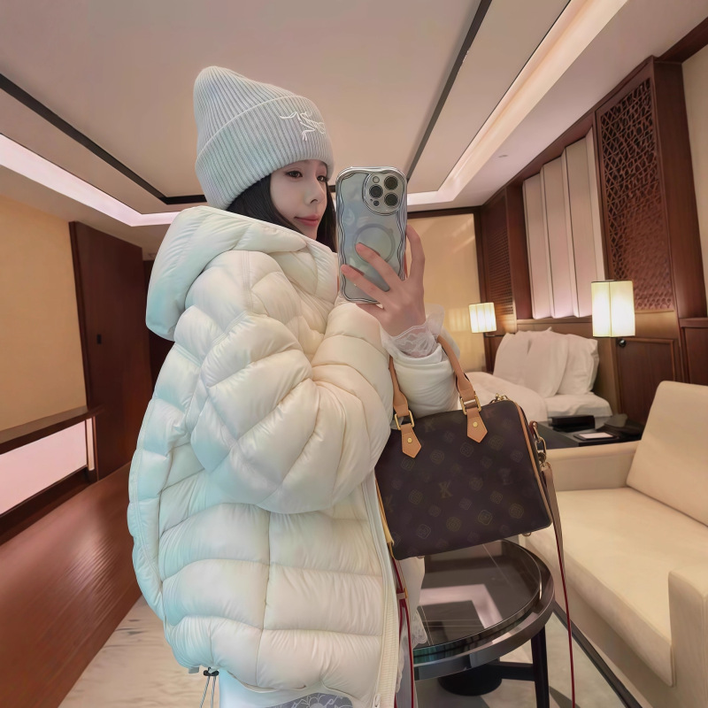High-End Puff Rib down Jacket Women's Short 2025 New Korean Style Loose Hooded Ultra-Light Warm Turtle Jacket