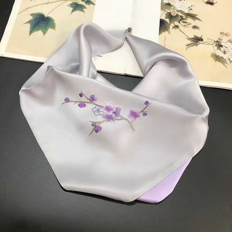 회색 매화