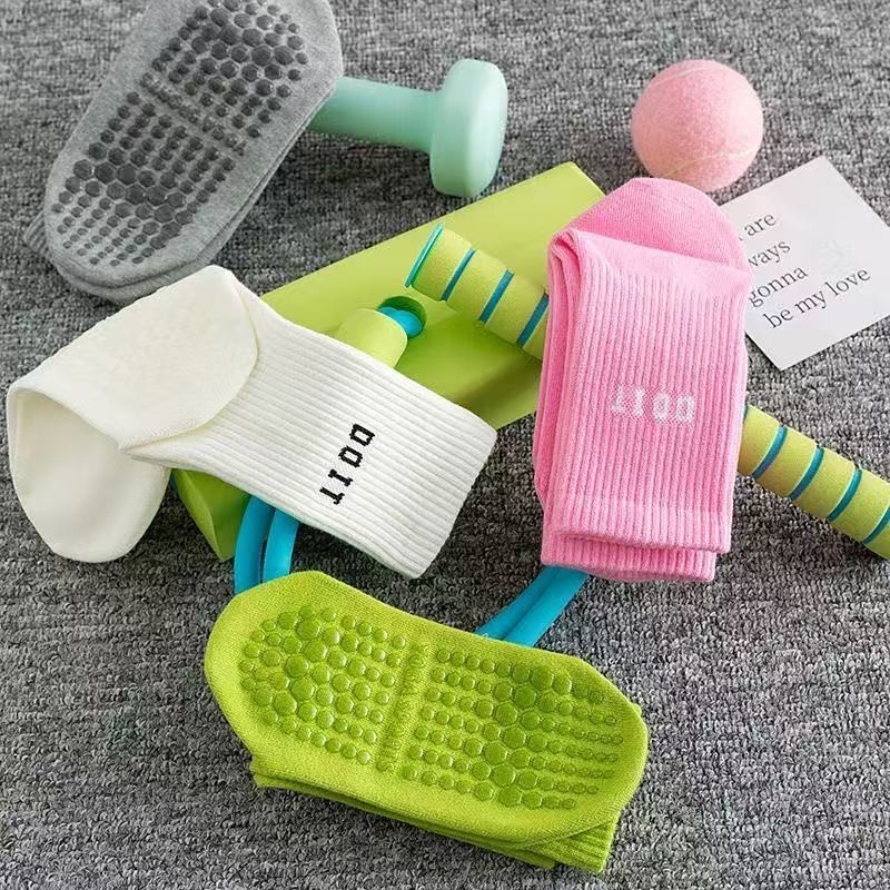 女性用フィットネスフロアソックス、トレンディなミッドチューブヨガソックス、シャークパンツソックス、スポーツソックス、吸汗性と通気性のあるピラティスソックス|undefined
