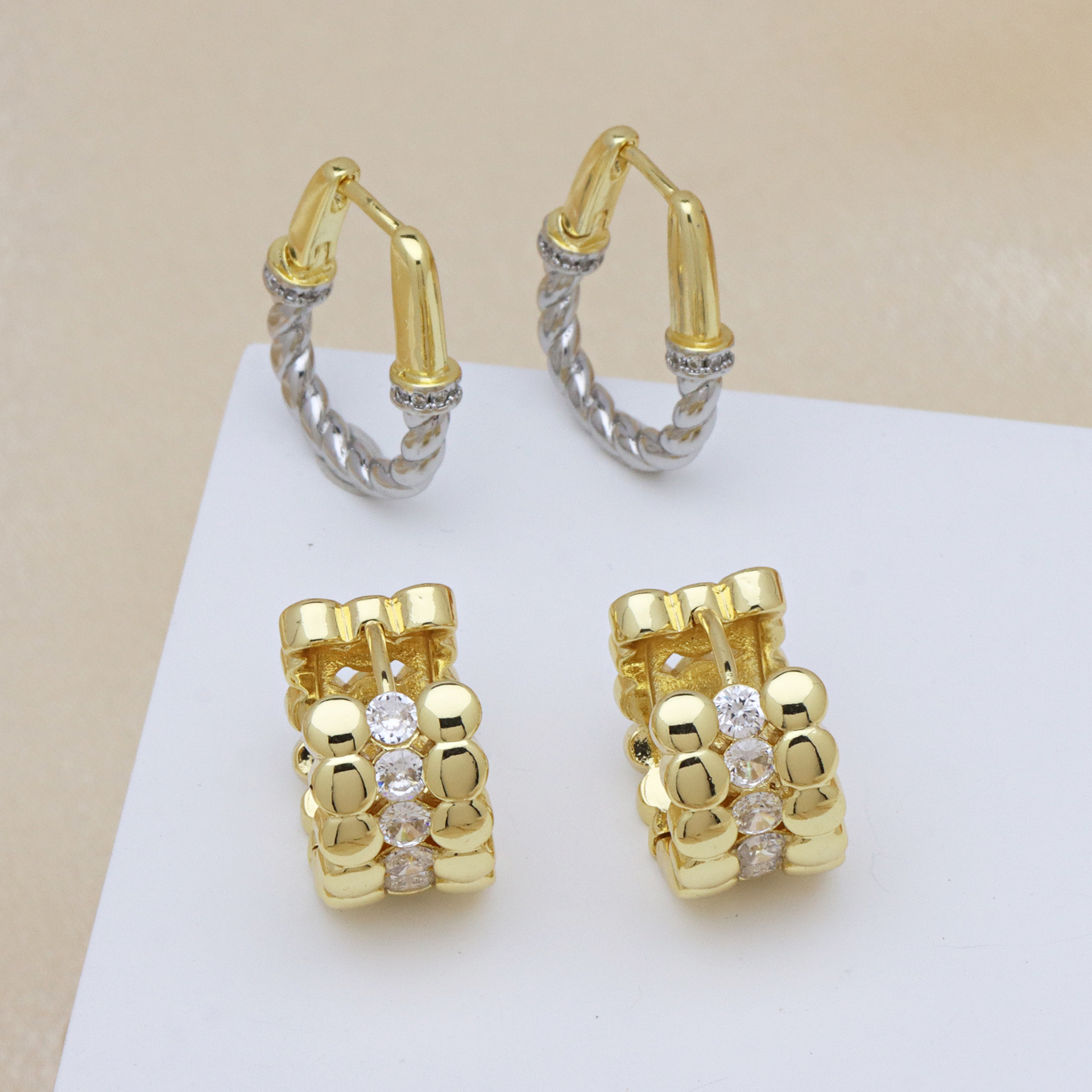 1 Pair Simple Style Geometric Mixed Metal Inlay Copper Zircon 18K Gold Plated Earrings display picture 3
