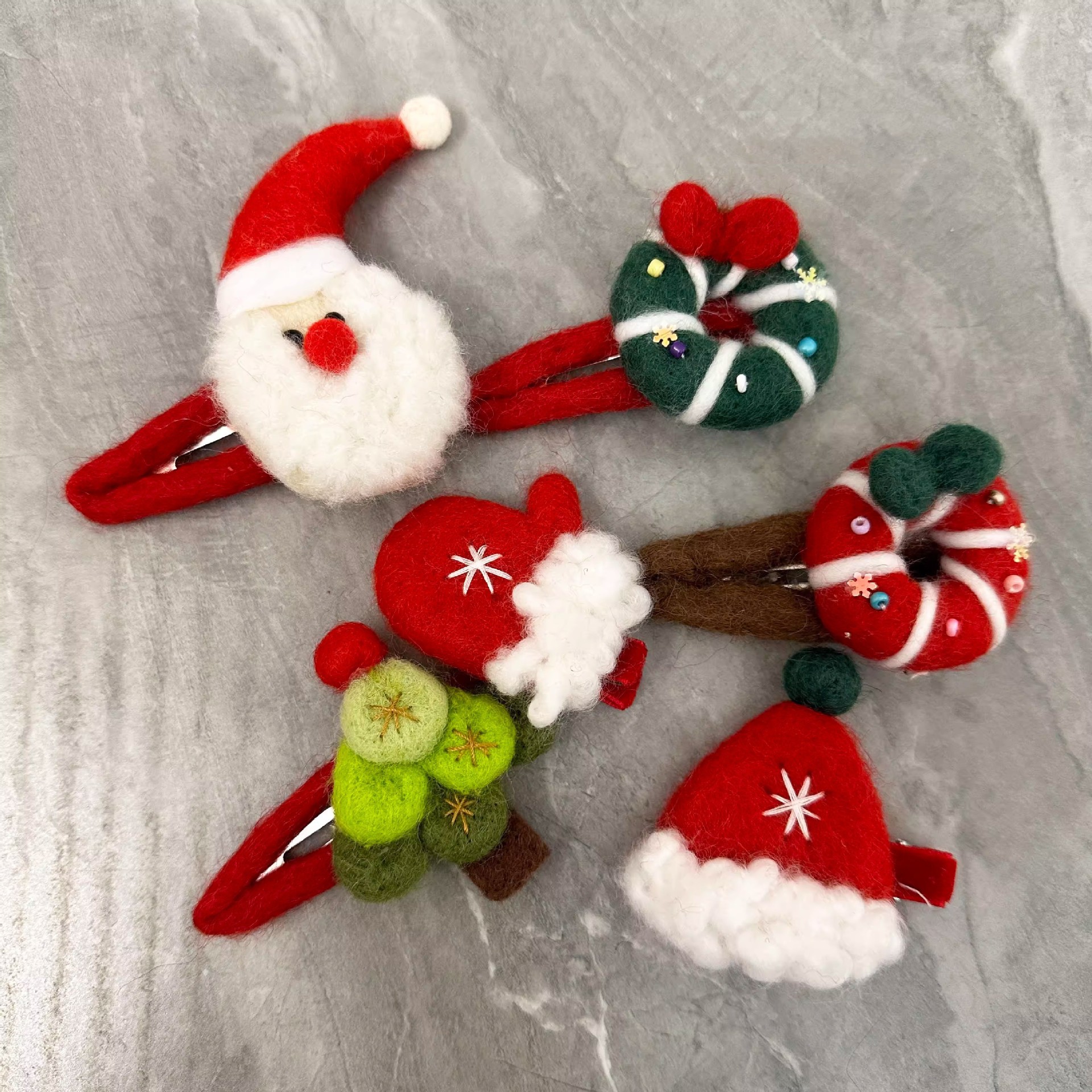 Cute Santa Claus Cloth Handmade Hair Clip display picture 3