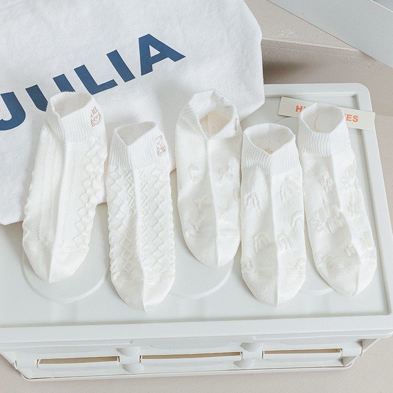 Calcetines de patrón oscuro para damas de verano delgados de algodón, calcetines de piel lindas bordadas, calcetines de mujer al por mayor.