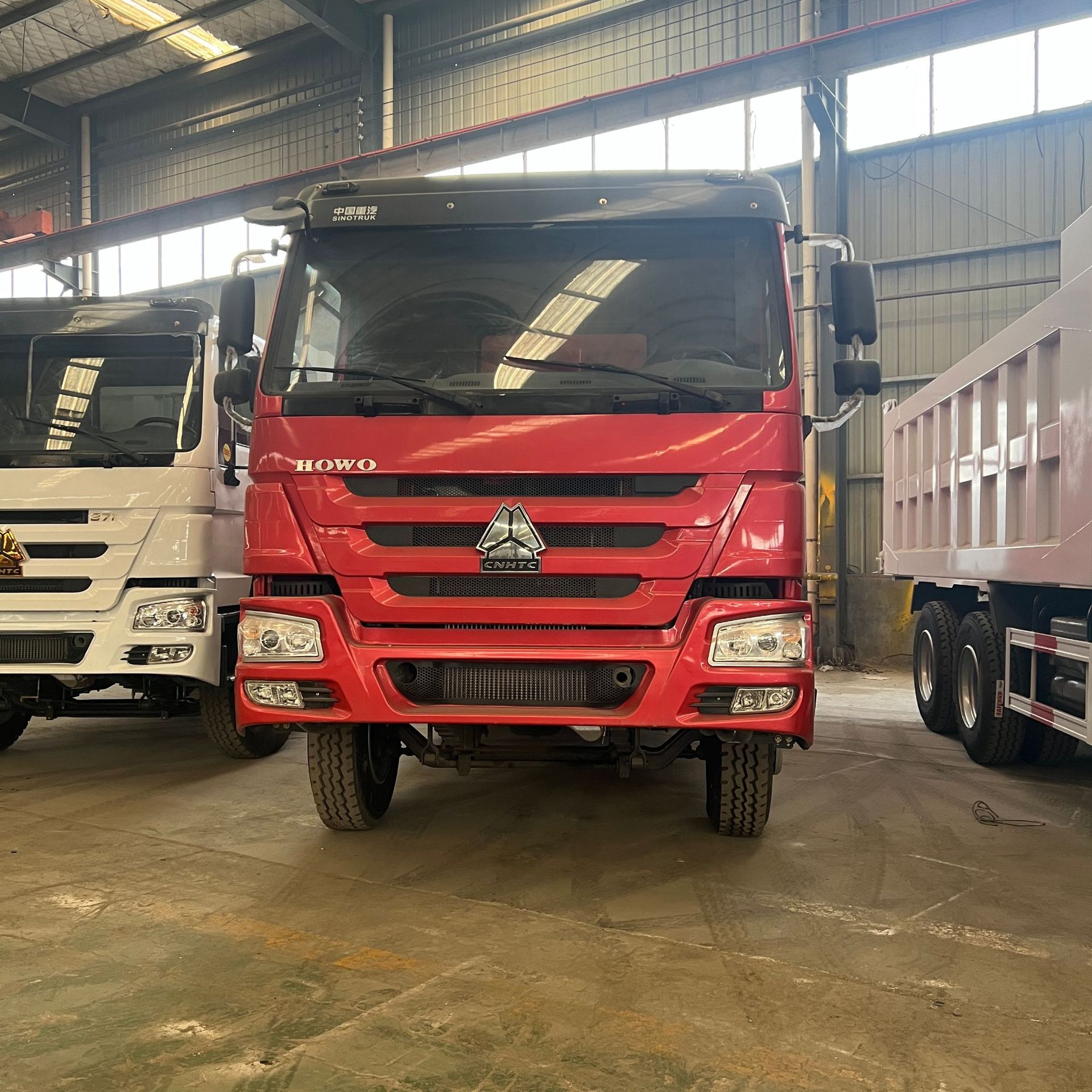 Cross-Border Sales of Howo Dump Trucks, 371 Horsepower China Heavy Duty Automobiles (Sinotruk) Howo Engineering Dump Trucks