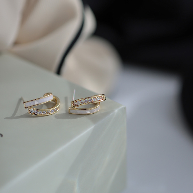 Vintage Double-Layer Enamel Stud Earrings for Women, Niche Design, Elegant and Sophisticated Clip-On Earrings, Mosquito Coil Style, Non-Pierced Earrings Vintage Double-Layer Enamel Stud Earrings for Women, Niche Design, Elegant and Sophisticated Clip-On Earrings, Mosquito Coil Style, Non-Pierced Earrings
