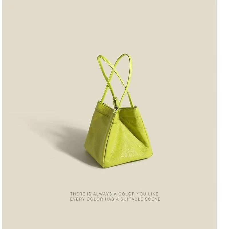 Fábrica al por mayor nuevo estilo coreano de la capa superior de la PU de cuero de mano que lleva pequeña bolsa cuadrada todo-fósforo cubo bolsa de nicho de moda portátil bolso de las mujeres