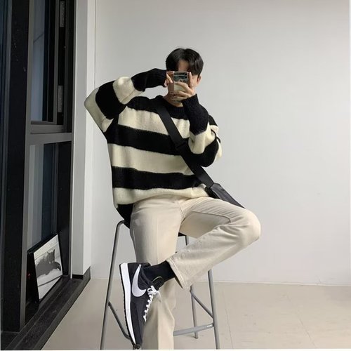 Crew neck color-blocked design soft and fluffy men's autumn/winter lightweight mature style knitted sweater loose American retro Korean style coat
