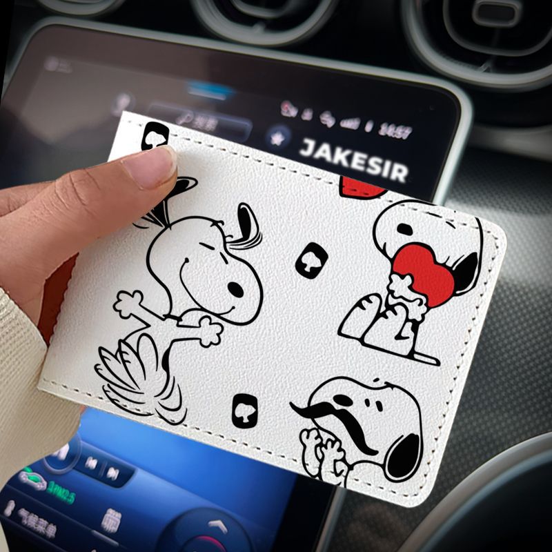 Lindo Snoopy coche Licencia de Conducir cubierta protectora cubierta de cuero vehículo de motor Certificado de licencia de conducir dos en uno
