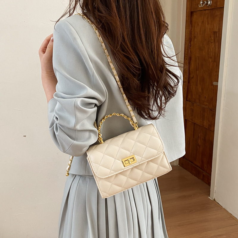 Xiaoxiang transfronterizo estilo bordado bolso cuadrado para mujeres 2026 nuevo popular bolso de cadena simple bolso de mochila diario image 3