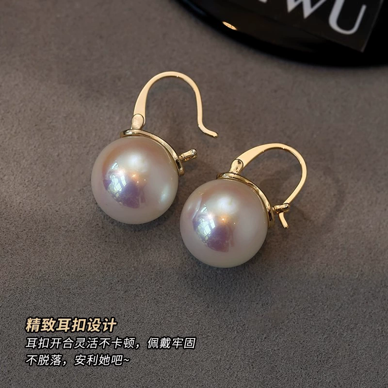Retro small design earrings from pearl, French retro style, high-quality style, light luxury style