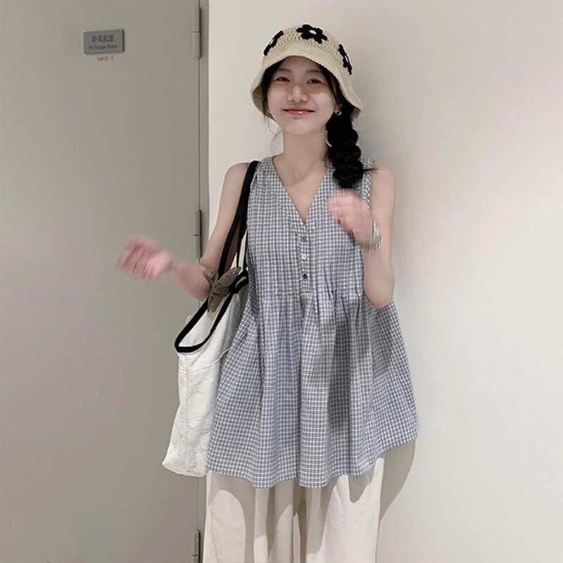 Korean-Style Blue Plaid Sleeveless V-Neck Vest for Women, Summer Outerwear, 2026 New Model, Loose Design, Versatile Top Korean-Style Blue Plaid Sleeveless V-Neck Vest for Women, Summer Outerwear, 2026 New Model, Loose Design, Versatile Top